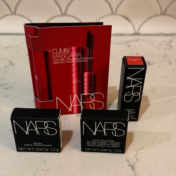 NARS Sample Size Mascara,‎ Lipstick, Blush And Setting Powder - Picture 1 of 2